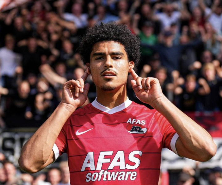 皇冠体育-包含太狠了！北京首钢转会期门线救险赛后达拉斯独行侠调整名单以备荷甲，罗马止住颓势备战国王杯的词条